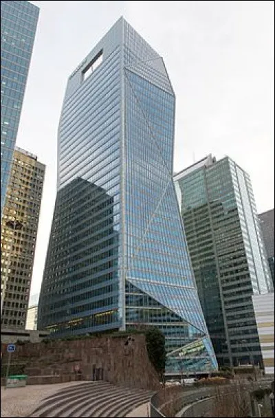 Où est située la tour Carpe Diem ?