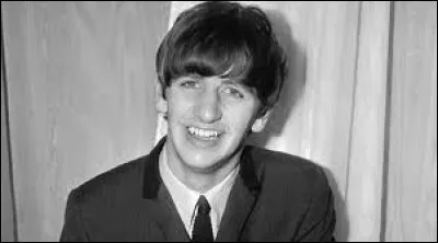 Ringo Starr faisait partie des Beatles.
