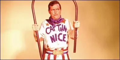 Quelle est la véritable identité de Captain Nice dans la série du même nom ?