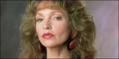 Dans "Parker Lewis ne perd jamais", comment se nomme la surveillante générale du lycée ?