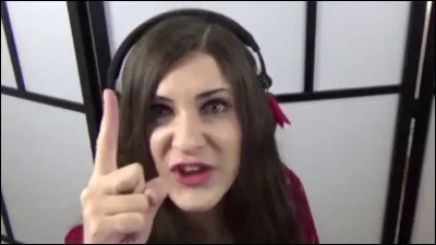 Qui est cette youtubeuse ?