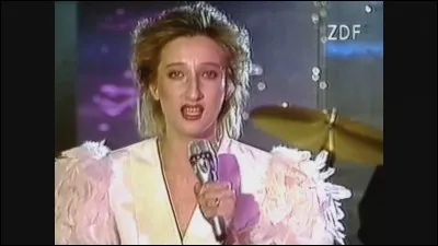 Claudia Brücken est la chanteuse de quel groupe ?