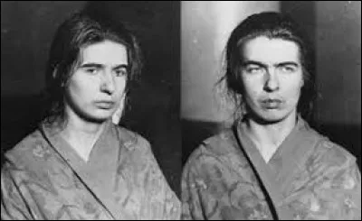 Christine et Léa Papin sont connues sous le nom des surs Papin, auteurs d'un double meurtre en 1933. Où ça ?