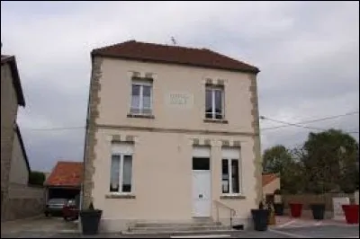 L'Écaille est un village Ardennais situé en région ...