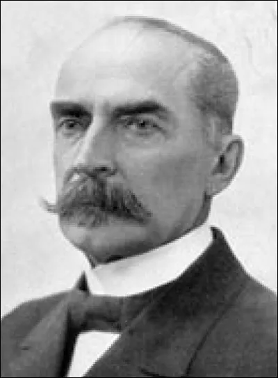 Toujours en 1919, un autre pays européen élit son président. Lequel ?