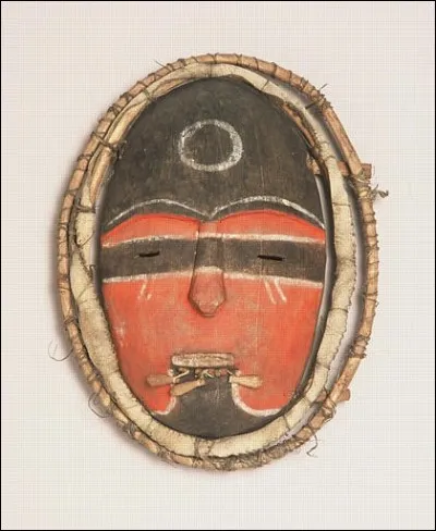 Mais pour qu'une autre histoire - celle avec une grande hache - perdure, rien de tel qu'un désastre : Il se produit le 14 août de l'année sus-dite. Lequel ?