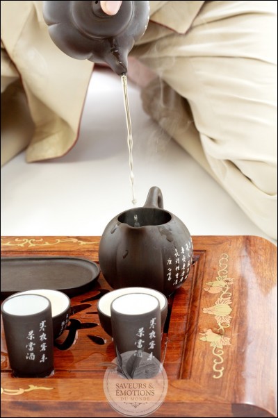 Quelle boisson appelée "cha" en japonais peut être l'objet d'une cérémonie très codifiée ?