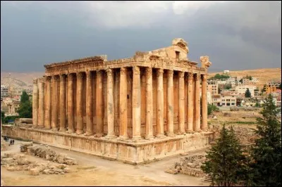 Dans quel pays le site de Baalbek est-il situé ?