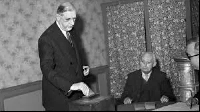 Quel &eacute;lection d&eacute;terminante a lieu en novembre 1958 ?