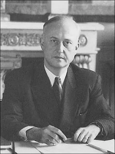 Qui, ce jour-l&agrave;, devait &ecirc;tre investi Pr&eacute;sident du Conseil ?