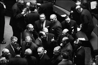 Comment r&eacute;agit le gouvernement ?