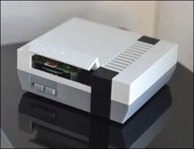 Cette console un petit peu moderne s'appelle...