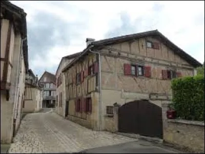 Petit tour en Armagnac, &agrave; Mauvezin-d'Armagnac. Commune de l'ancienne r&eacute;gion Aquitaine, elle se situe dans le d&eacute;partement ...