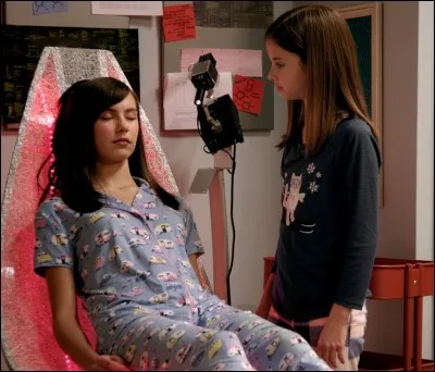 Dans la série, Frankie et elle sont :