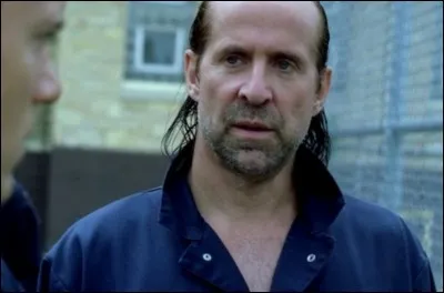 Qui a été témoin du double meurtre commandité par John Abruzzi dans l'entrepôt de ce dernier ?