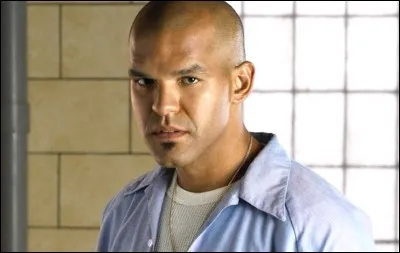 Pour quelle raison Fernando Sucre braque-t-il une épicerie pour 100 dollars ?