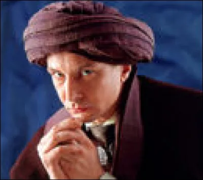 Comment se nomme ce professeur ?