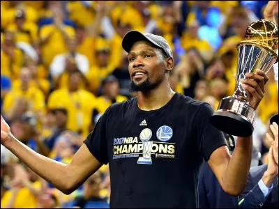 Ou joue Kevin Durant (avril 2018) ?