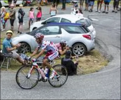 Comment s'appelle ce coureur ?