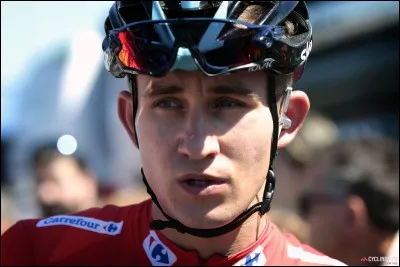 Comment s'appelle ce coureur ?