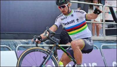 Comment s'appelle ce coureur ?