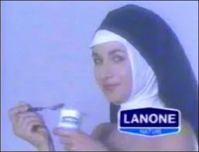 James Bond se lève pour Jeannette.