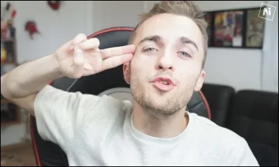 Avec qui a-t-il fait son livre ?