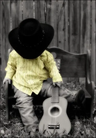 La chanson de qui se termine-t-elle par les mots "J'aimerais bien qu'il soit près de moi, Papa" ?