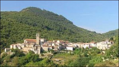 Pour commencer, je vous emmène à Antraigues-sur-Volane. Village Ardéchois, où est enterré le chanteur Jean Ferrat, se situe dans l'ancienne région ...