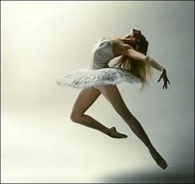 La danseuse étoile veux prendre des apéros et des gars qui ont des pulls de minets.