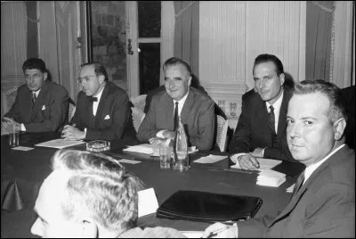 Quel nom portent les accords conclus, le 25 mai, et finalisés le 27 au matin, entre le gouvernement, les syndicats et le patronat ?