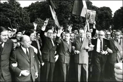 Qu'annonce de Gaulle le 30 mai ?