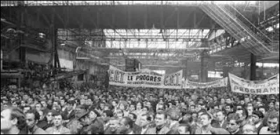 Les occupations d'usines, d'universités et de lycées prennent fin et le travail reprend. A quelle date ?