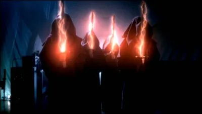 Comment s'appelle la personne qui se fait décapiter par les moines sans tête ?