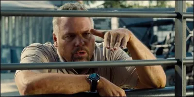 Pourquoi Vic Hoskins veut-ils les vélociraptors ?