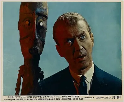 Je suis un masque d'ornementation, même si à l'origine, je participe à des cérémonies. Je suis en vente dans la boutique de la féline Gillian. Quel est mon continent d'origine ?