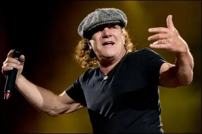 Combien de micros Brian Johnson a-t-il usés pendant l'enregistrement ''Back in Black'' ?