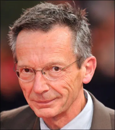 Comment est 'La fille' selon le titre d'un film de Patrice Leconte ?