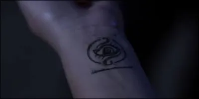 Quel est le nom du club de surveillance dont font partie Melissa, Garrett, Jason, Ian et Jenna ?