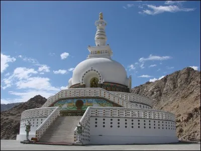Où se trouve la pagode Shanti Stupa ?