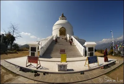 Où se trouve la pagode de la Paix Mondiale de Pokhara ?