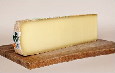 Principalement produite en France-Comté, c'est la première AOC fromagère française en tonnage ?