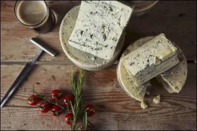 Quel est ce fromage &agrave; p&acirc;te persill&eacute;e produit &agrave; partir de lait de vache dans la r&eacute;gion de Cashel en Irlande ?