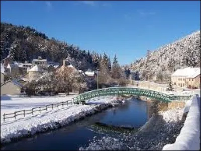 Nous partons en Loz&egrave;re &agrave; la d&eacute;couverte de Rimeize. Travers&eacute;e par la Rimeize, la Limagnole et la Truy&egrave;re, cette commune se situe en r&eacute;gion ...