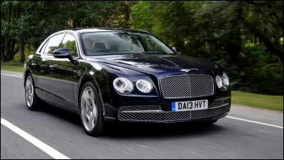 Quelle est cette très luxueuse voiture ?