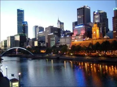 La ville la plus peuple est...