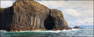 Dans leur chanson "L'aventurier", celui-ci est sauvé de justesse ....