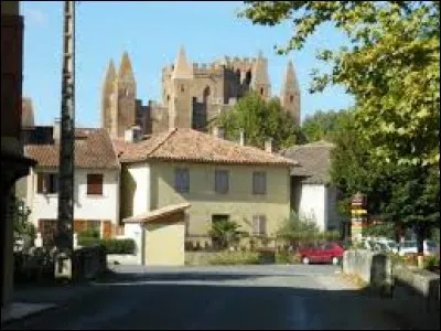 Village d'Occitanie, en Haut-Astarac, Simorre se situe dans le département ...
