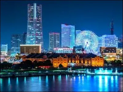 C'est la capitale de la préfecture de Kanagawa. Quelle est cette ville ?