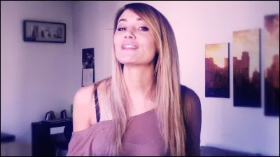 Qui est cette youtubeuse ?